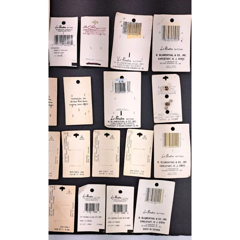 Vintage Buttons On Card Assorted Lot 138 Sewing Craft New Le Chic Lansing Elan